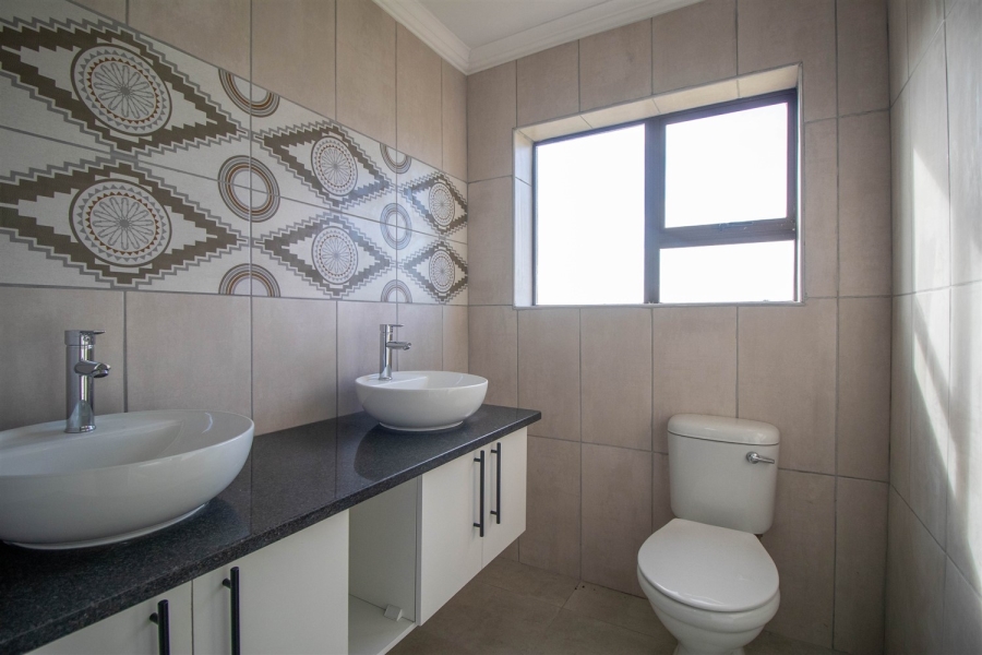 3 Bedroom Property for Sale in Fraaiuitsig Western Cape